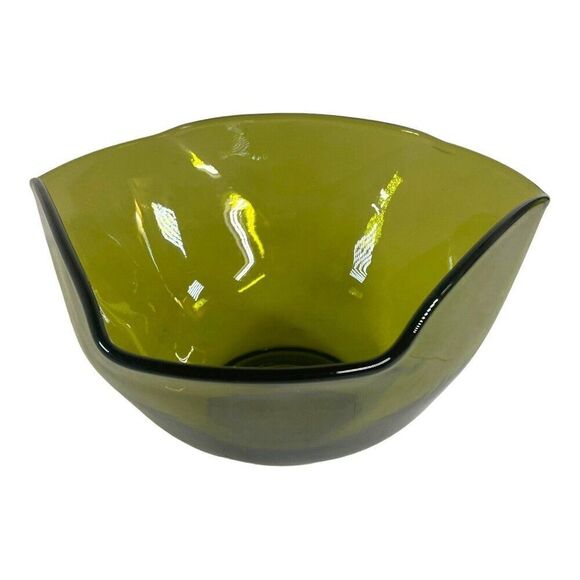 Vintage MCM Avacado Green Glass Folded Sides Serving Chip Bowl 9” Boho Retro - Picture 2 of 9